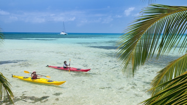 glovers-reef-belize-kayaking-030.jpg