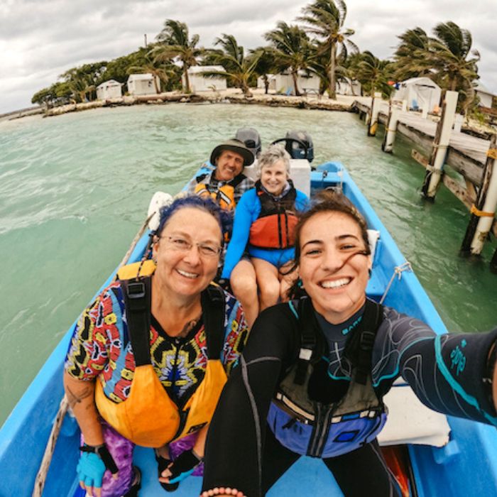 Photo group on boat Glovers