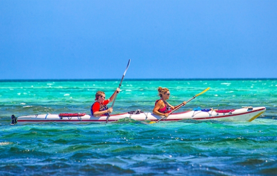 Kayak at Lighthouse Reef